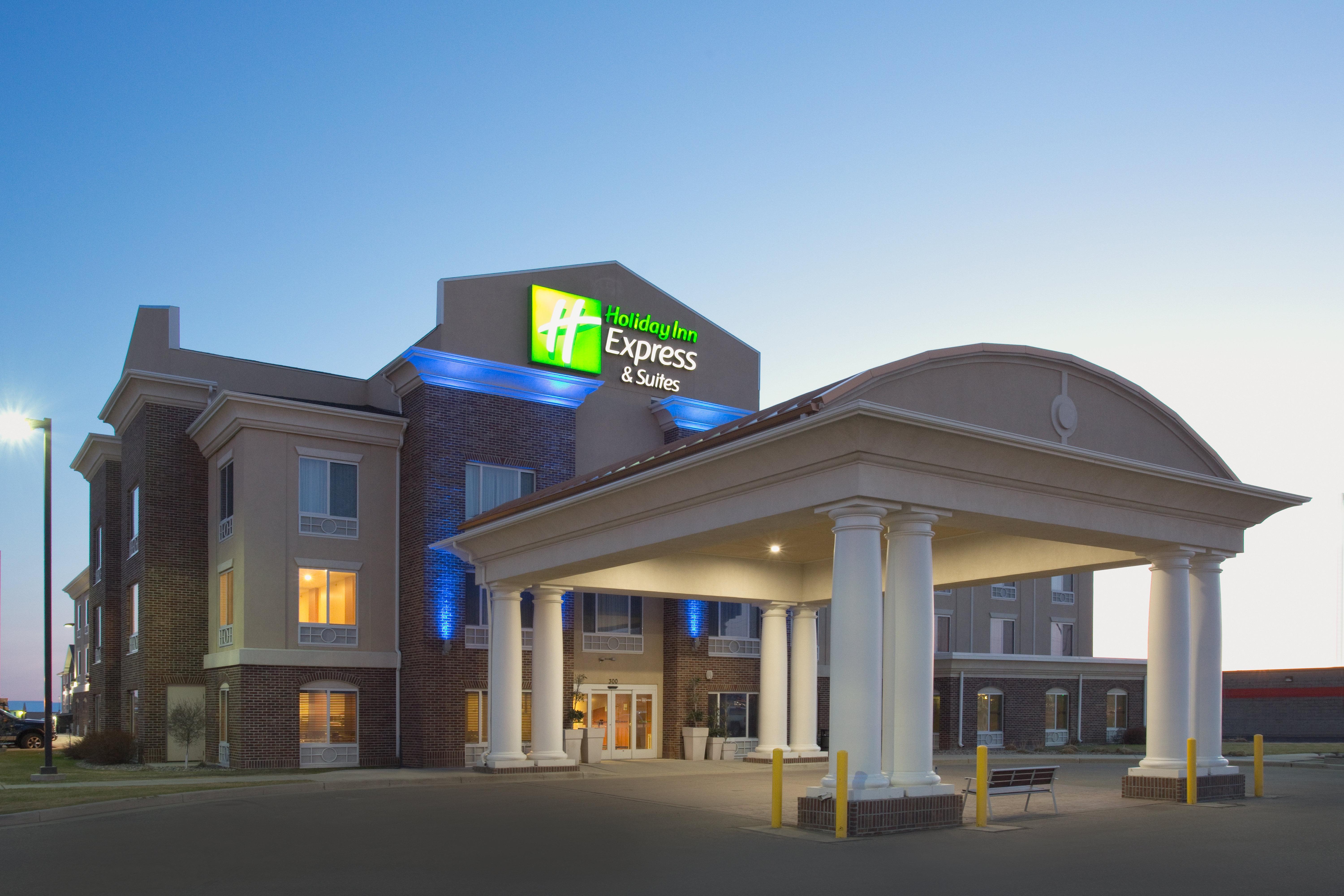Holiday Inn Express Hotel & Suites Minot South By Ihg Dış mekan fotoğraf